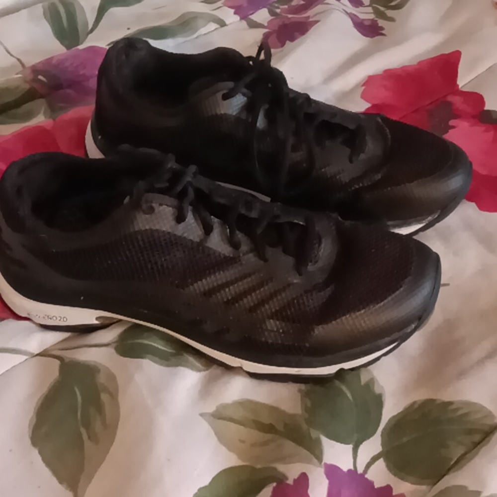 Abeo Sleek Black Running Shoes Mens 9 Very Good Condition